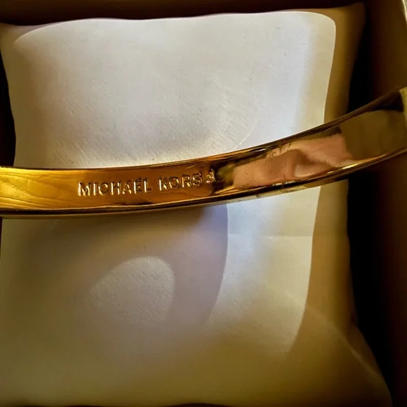Michael Kors Hinge Bangle Bracelet- Gold Tone Brass Finish NWT no callouts. - Picture 5 of 6